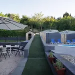 빌라 Apa - Sa Grijanim Bazenom Runovic