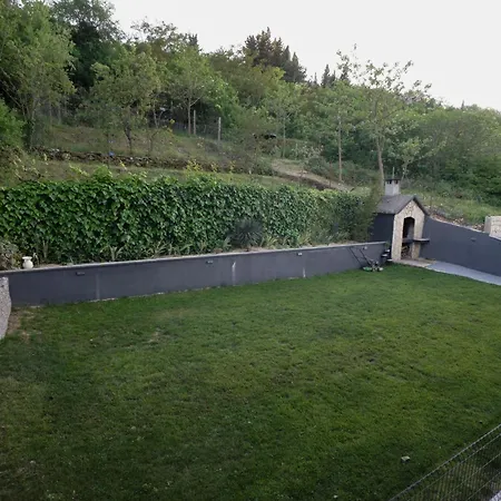Apa Villa *