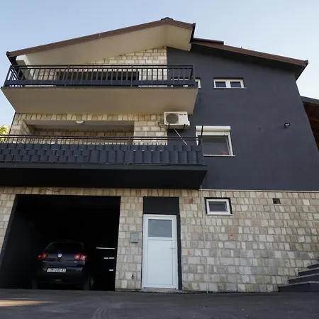 Apa Villa
